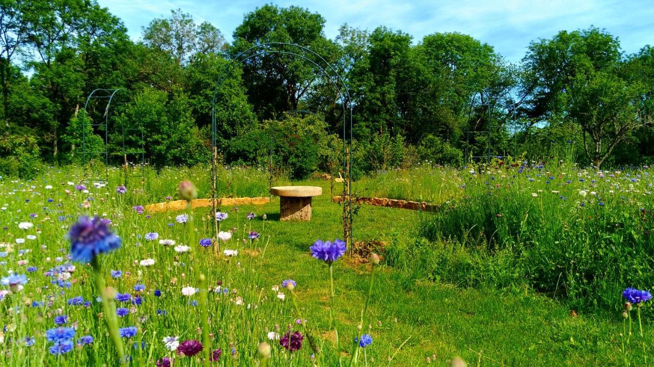 Jardin Des Sens, La Rente D'Eguilly Bed & Breakfast Bagian luar foto