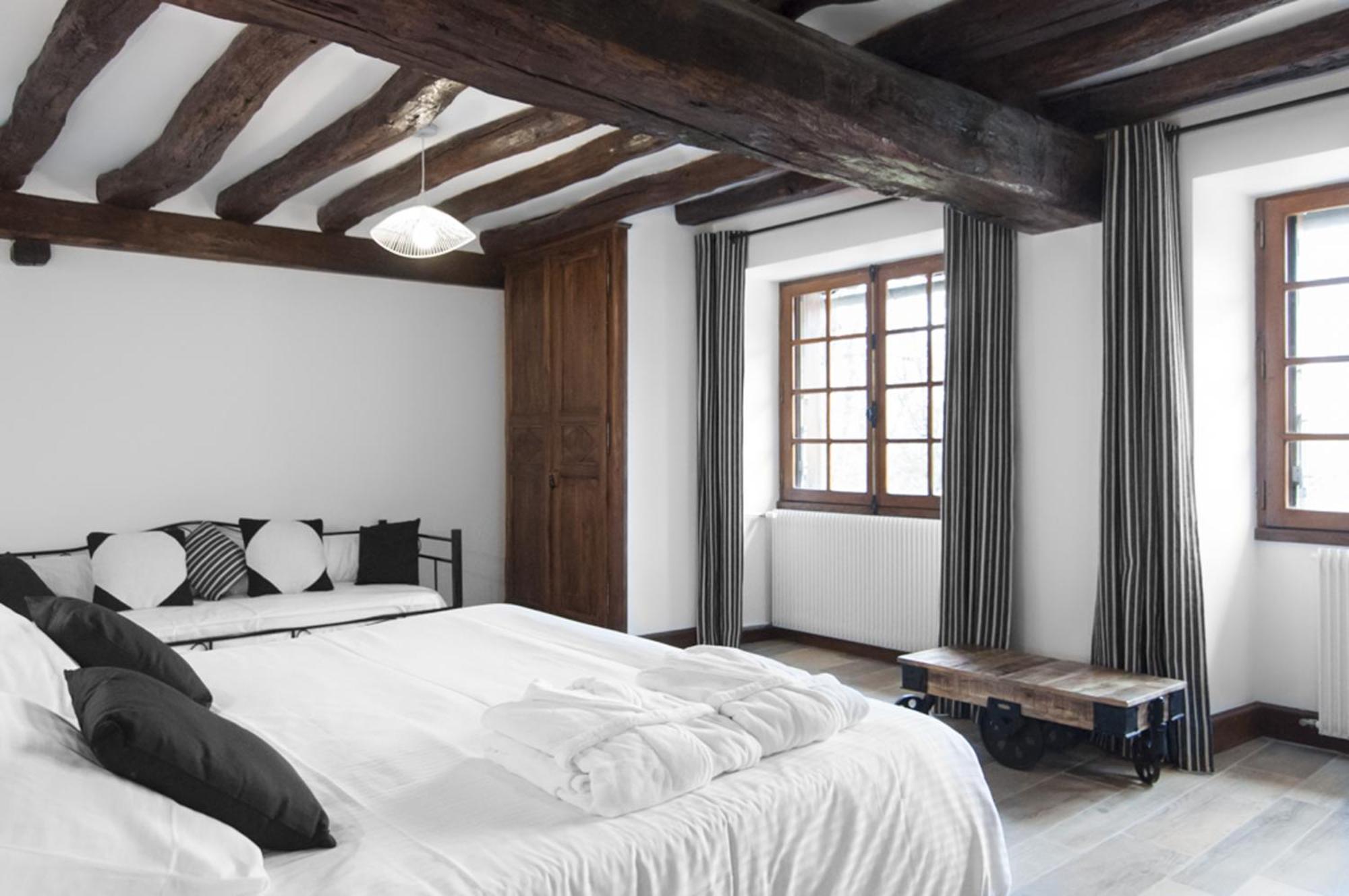 Jardin Des Sens, La Rente D'Eguilly Bed & Breakfast Bagian luar foto
